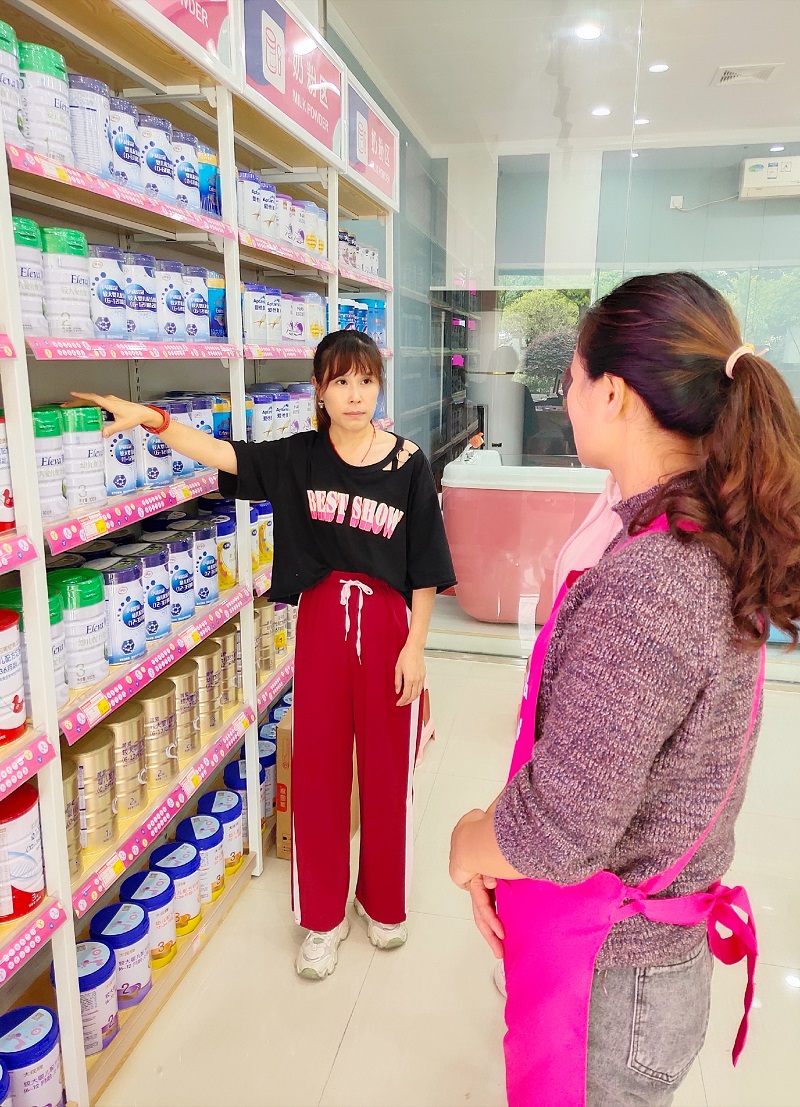 产后妈妈从家庭主妇蜕变成亲子岛母婴连锁店老板